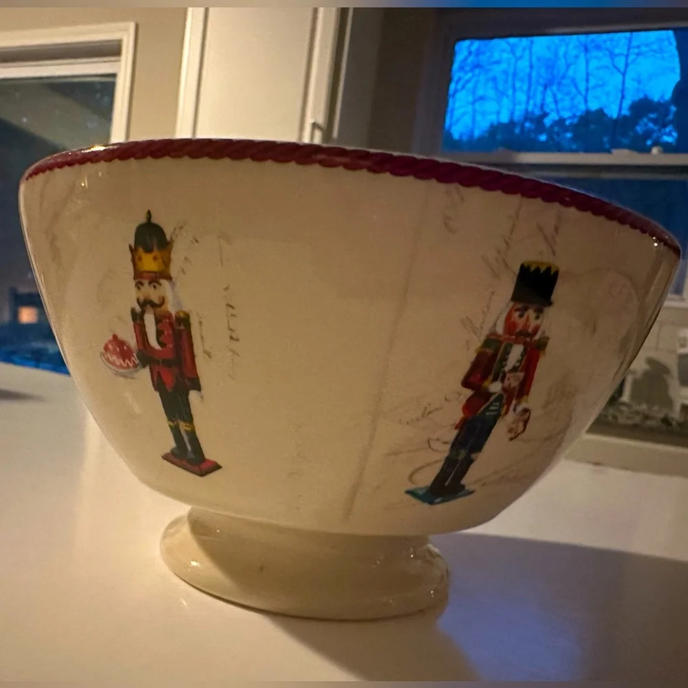 Williams Sonoma nutcracker soup/cereal bowls